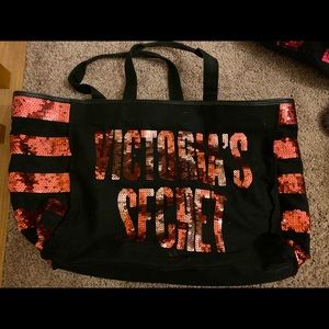 VS PINK GET AWAY BAG